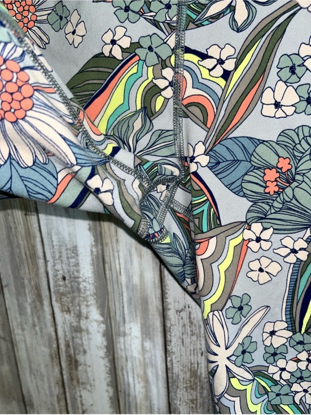 Victoria Sport High Rise Floral Print Leggings Small Multicolor Workout Pants - Picture 4 of 4